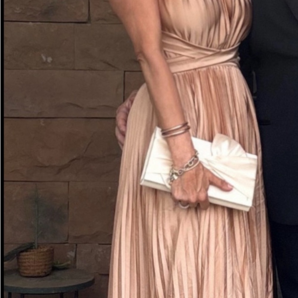 https://www.renttherunway.com/shop/designers/lidee/moderniste_gown